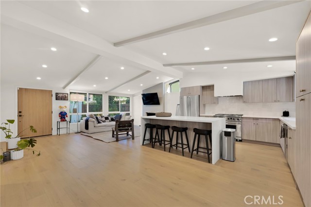 4941 Rigoletto Street, Woodland Hills CA: https://media.crmls.org/medias/abcc6c9e-d2d9-447c-a4d6-431fe5355f66.jpg
