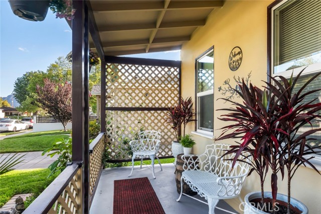 Detail Gallery Image 7 of 37 For 1527 N Avon St, Burbank,  CA 91505 - 4 Beds | 1 Baths