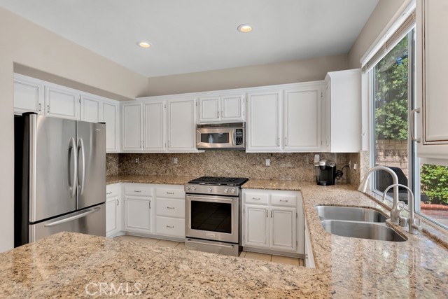 Detail Gallery Image 17 of 53 For 23809 Woodpark Ct, Valencia,  CA 91354 - 4 Beds | 3 Baths