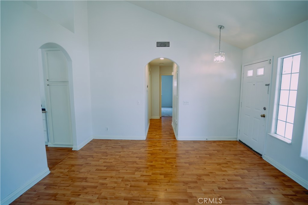 https://media.crmls.org/medias/abcd955c-9779-4207-9e67-b0aa8344a519.jpg?preset=X-Large