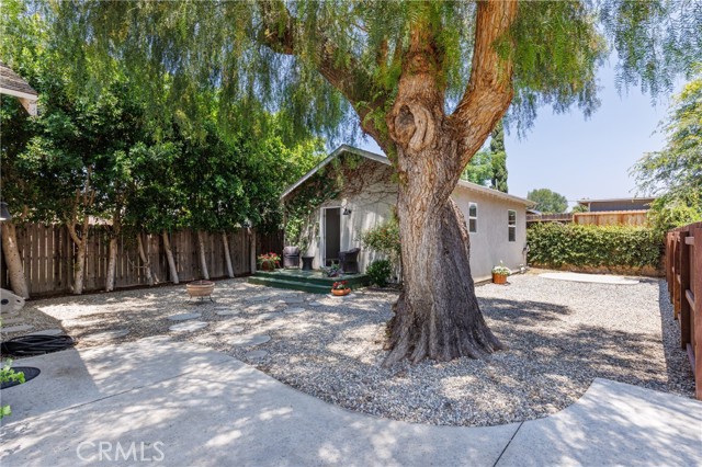 7441 Sylvia Avenue, Reseda CA: https://media.crmls.org/medias/abcda949-ecce-41d6-a63f-e00988a22da1.jpg