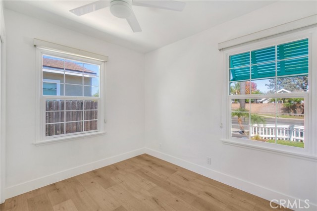 Detail Gallery Image 9 of 16 For 303 E 19th Street, Costa Mesa,  CA 92627 - 3 Beds | 1 Baths