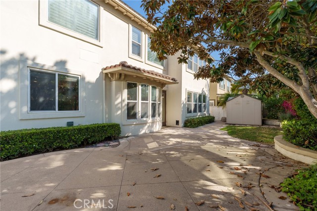 6471 Frampton Circle, Huntington Beach CA: https://media.crmls.org/medias/abcde99f-fb94-4246-9d91-1e10c9fa3a6f.jpg