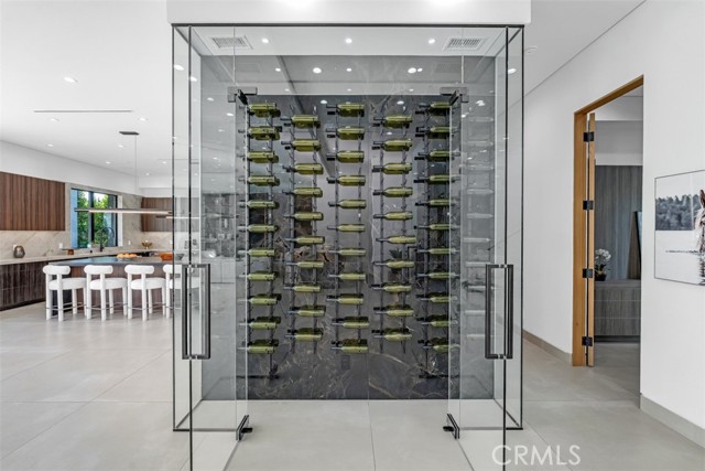 Detail Gallery Image 17 of 50 For 13016 Chandler, Sherman Oaks,  CA 91401 - 6 Beds | 6/1 Baths