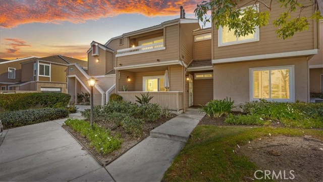 Detail Gallery Image 2 of 33 For 10450 E Briar Oaks #B,  Stanton,  CA 90680 - 2 Beds | 2 Baths