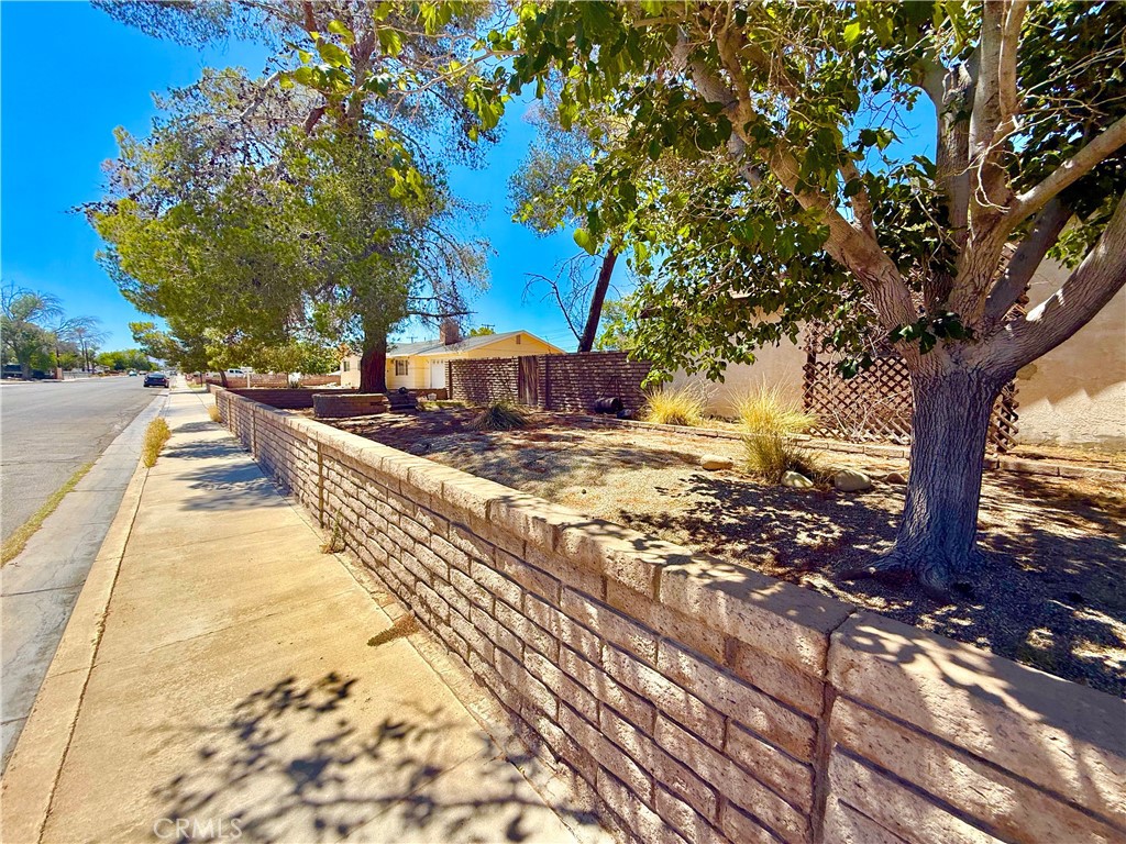 https://media.crmls.org/medias/abce01e7-fe93-4f37-bd84-c7eb5eebed3e.jpg?preset=X-Large
