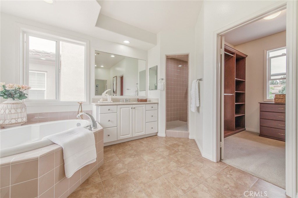 MLS #OC26159980 image #30