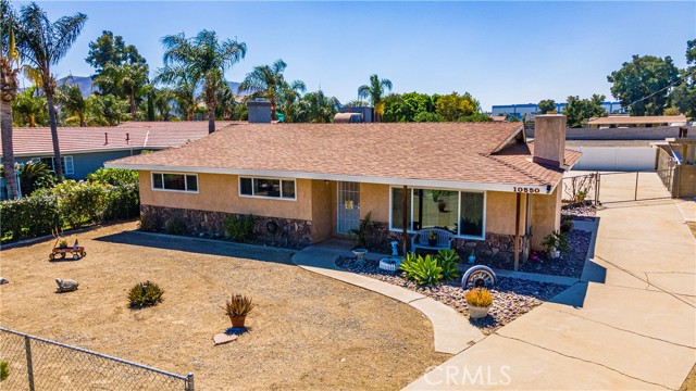 Detail Gallery Image 2 of 57 For 10550 Maple Ave, Bloomington,  CA 92316 - 4 Beds | 2/1 Baths