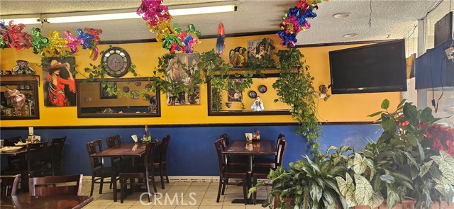 512 N Montebello Boulevard, Montebello CA: https://media.crmls.org/medias/abcf1433-af3e-4308-8f7a-2fdf8e5a7510.jpg