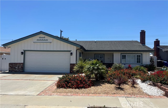 Detail Gallery Image 1 of 1 For 5104 Emerald St, Torrance,  CA 90503 - 3 Beds | 2 Baths