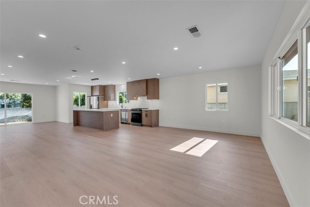 11240 Lull Street, Sun Valley CA: https://media.crmls.org/medias/abd092ca-6ddb-4cbd-903d-6a2529baa43d.jpg