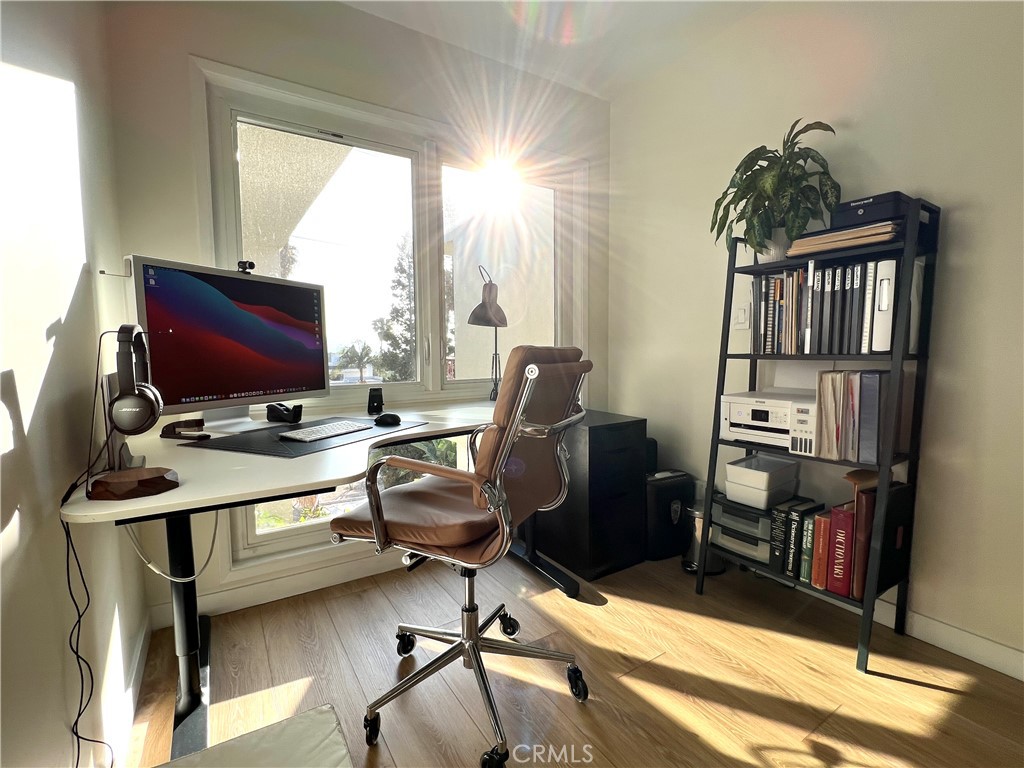https://media.crmls.org/medias/abd17865-74eb-440a-8d68-fef44a130ad9.jpg?preset=X-Large