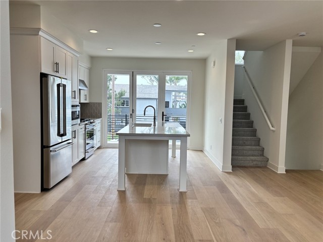 19071 Main Street, Huntington Beach CA: https://media.crmls.org/medias/abd1a7b4-db73-404d-b053-24cb7629ab84.jpg