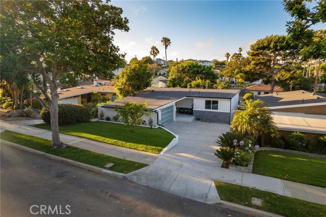 1334 Gertruda Avenue, Redondo Beach, California 90277, 4 Bedrooms Bedrooms, ,Residential,Sold,Gertruda,SB23153301