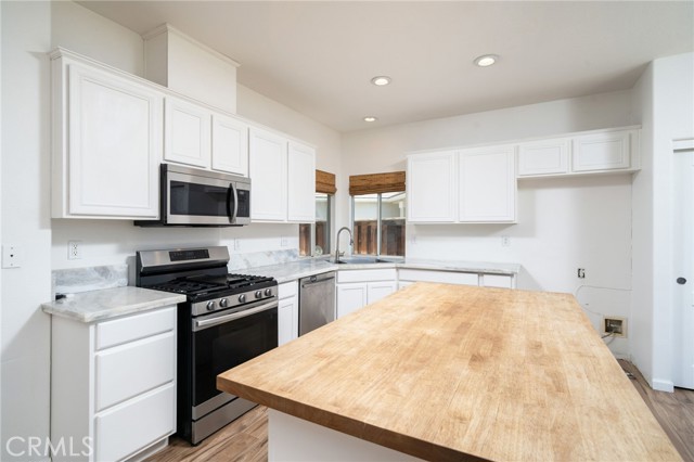 Detail Gallery Image 13 of 47 For 126 Schooner Ct, San Jacinto,  CA 92583 - 4 Beds | 2 Baths