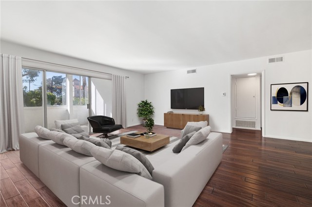 Detail Gallery Image 3 of 42 For 1101 Lincoln Bld 1a,  Santa Monica,  CA 90403 - 2 Beds | 2 Baths