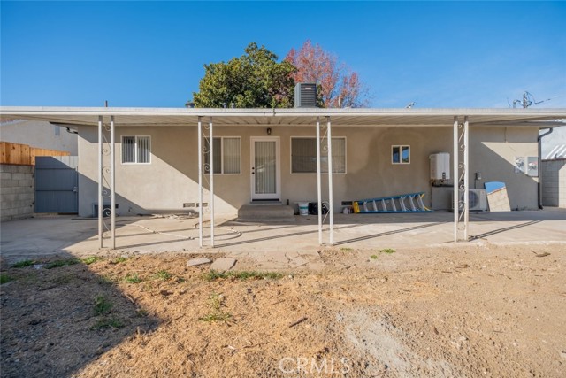 Detail Gallery Image 4 of 18 For 7734 Etiwanda Ave, Reseda,  CA 91335 - 2 Beds | 2 Baths