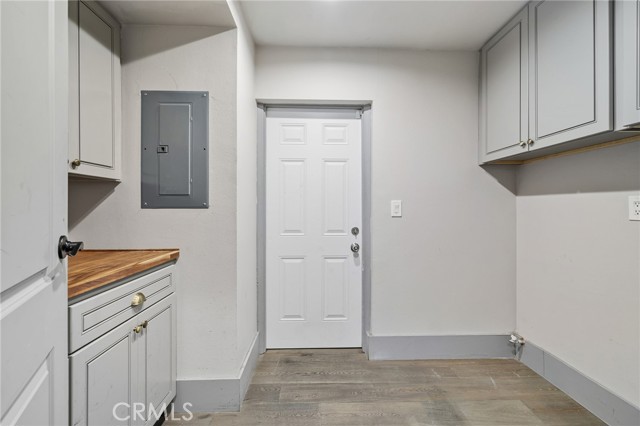 Image 36 of 74 For 17153 Rayen Street
