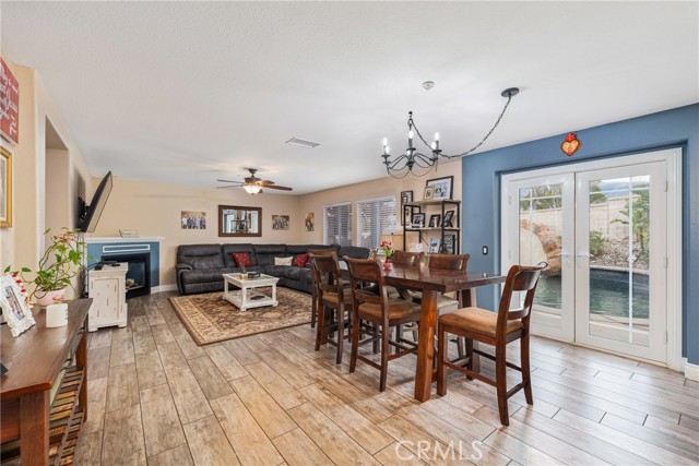 Detail Gallery Image 12 of 54 For 15532 Skylark Ave, Fontana,  CA 92336 - 4 Beds | 2/1 Baths