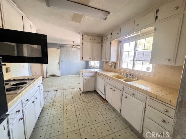 Detail Gallery Image 2 of 28 For 352 Terri Dr, Atwater,  CA 95301 - 3 Beds | 2/1 Baths