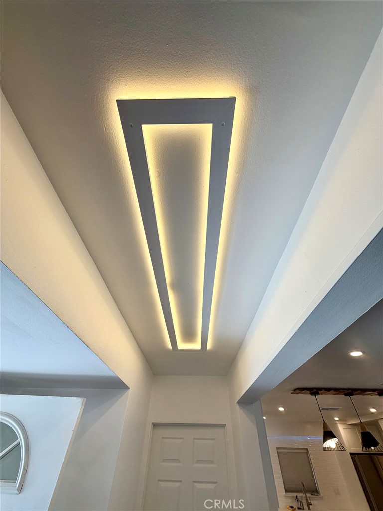 https://media.crmls.org/medias/abd52e61-4389-4e0d-b82d-620fb200e523.jpg?preset=X-Large