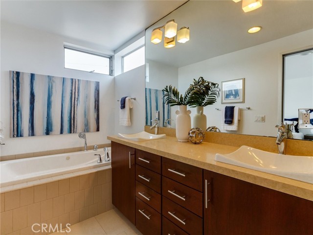 1132 Prospect Avenue, Hermosa Beach, California 90254, 4 Bedrooms Bedrooms, ,4 BathroomsBathrooms,Residential,For Sale,Prospect,PV24149909