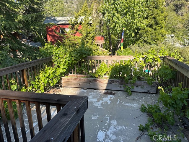 30 Bear Drive, Mt Baldy CA: https://media.crmls.org/medias/abd61a4c-0fdb-4bff-9b6b-303ecd163bd7.jpg