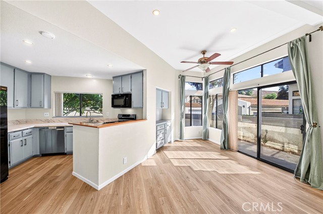 25 Willowcrest photo 6