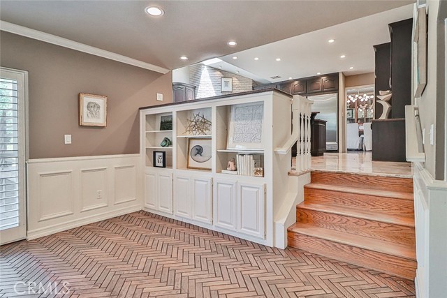 Detail Gallery Image 29 of 74 For 17141 Superior St, Northridge,  CA 91325 - 6 Beds | 4 Baths