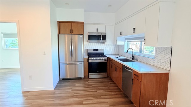 Detail Gallery Image 18 of 25 For 1418 S Cloverdale Ave, Los Angeles,  CA 90019 - 3 Beds | 3 Baths