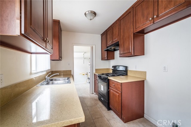 705 E California Avenue, Glendale CA: https://media.crmls.org/medias/abd7e7f7-a14b-4e5d-ac04-bc3e3e1dbc4a.jpg