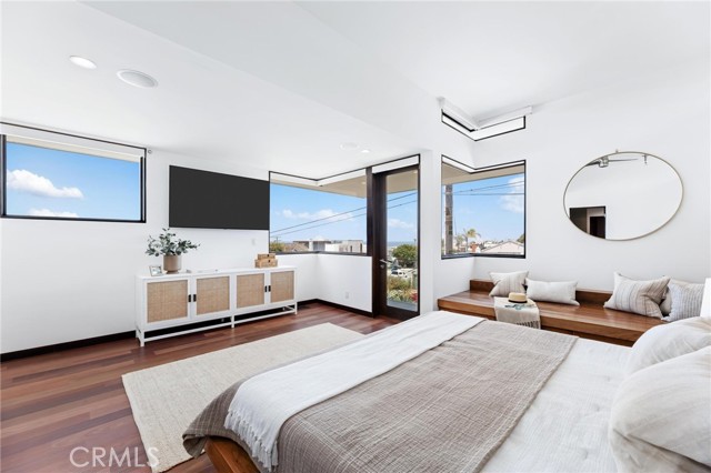 2114 Manhattan Ave, Hermosa Beach CA: https://media.crmls.org/medias/abd8143b-69d4-475d-b0ae-e8a8afddaff2.jpg