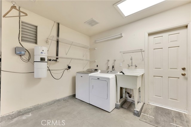 Detail Gallery Image 29 of 37 For 19933 Hiawatha St, Chatsworth,  CA 91311 - 5 Beds | 2/1 Baths