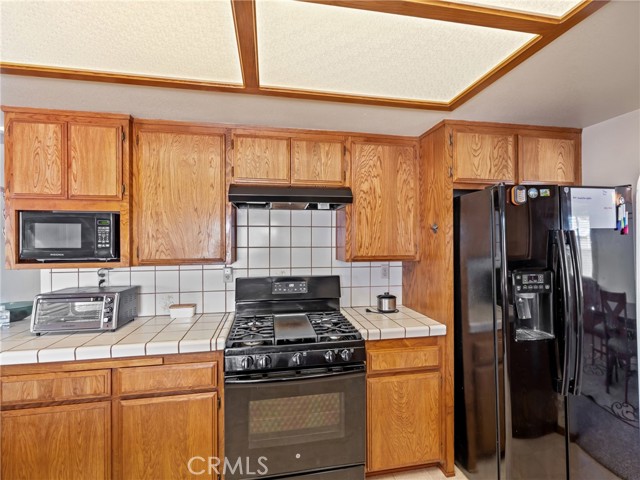 Detail Gallery Image 9 of 30 For 11759 Mohawk Rd, Apple Valley,  CA 92308 - 3 Beds | 2 Baths