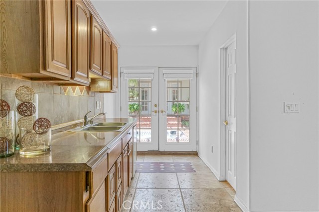 Detail Gallery Image 47 of 59 For 19120 Hartland St, Reseda,  CA 91335 - 5 Beds | 3 Baths