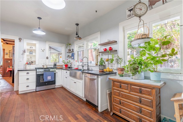 7914 Magnolia Avenue, Riverside CA: https://media.crmls.org/medias/abd9d4ef-5c02-4b40-a191-5152c1bcfde5.jpg