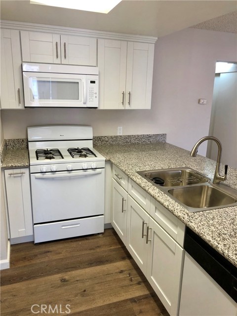 14082 Edwards Street, Westminster CA: https://media.crmls.org/medias/abd9fd37-d3cc-4163-aa3a-6e15a249a483.jpg