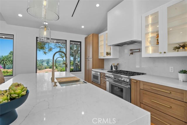2708 Via Elevado, Palos Verdes Estates CA: https://media.crmls.org/medias/abdbbcd8-7d89-4f66-afc9-7034745e34c1.jpg