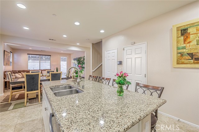 2534 Mapleleaf Terrace, Palmdale CA: https://media.crmls.org/medias/abdc91fb-3373-482e-bc94-8654f64d6c11.jpg
