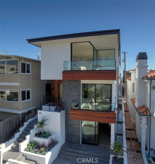 308 19th Street, Manhattan Beach, California 90266, 4 Bedrooms Bedrooms, ,4 BathroomsBathrooms,Residential,Sold,19th,SB17040816