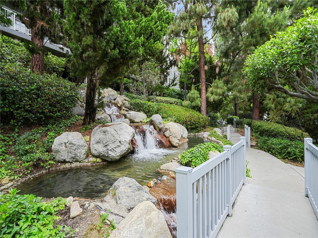 https://media.crmls.org/medias/abdd5054-0cea-4361-82dc-70f6c81acf4e.jpg?preset=X-Large