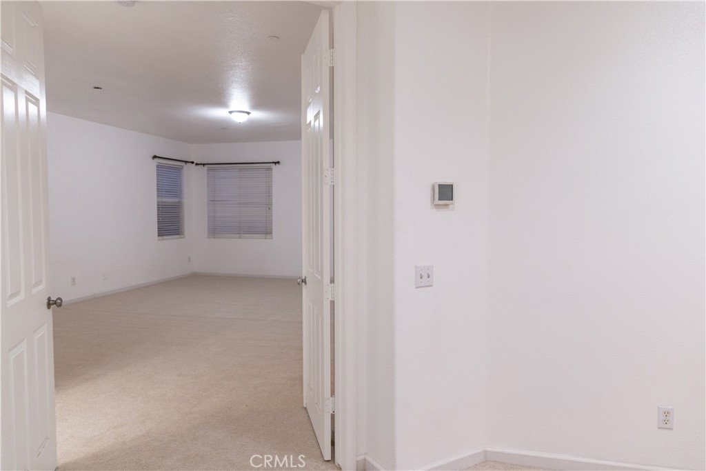 https://media.crmls.org/medias/abdd5231-3890-472d-b762-b76796d2292b.jpg?preset=X-Large