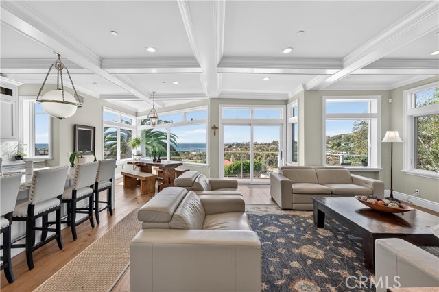 Detail Gallery Image 21 of 74 For 405 Blumont St, Laguna Beach,  CA 92651 - 5 Beds | 6/1 Baths