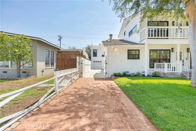 3306 San Anseline Avenue, Long Beach CA: https://media.crmls.org/medias/abde353d-1c91-4c87-ab55-4de5157f3f39.jpg