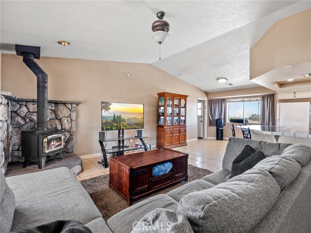 Detail Gallery Image 6 of 31 For 9176 Coleridge Rd, Hesperia,  CA 92344 - 3 Beds | 2 Baths