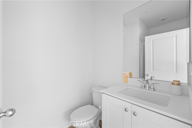 Detail Gallery Image 20 of 23 For 9423 1/2 N Sepulveda Blvd. #3,  North Hills,  CA 91343 - 2 Beds | 2/1 Baths