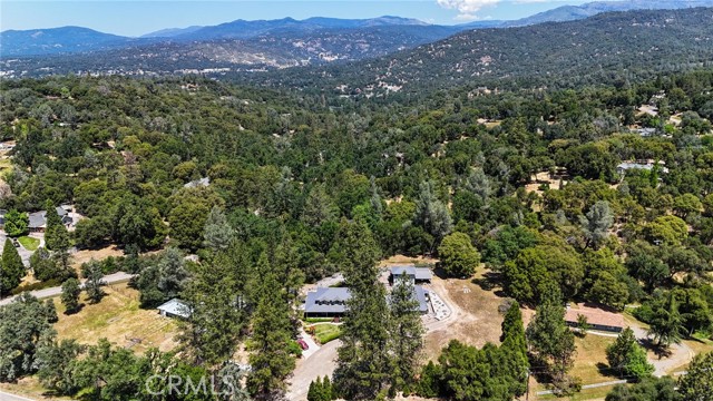50711 Road 426, Oakhurst CA: https://media.crmls.org/medias/abdffac9-6ff7-4ad0-8d9b-9d23b1f22d3f.jpg