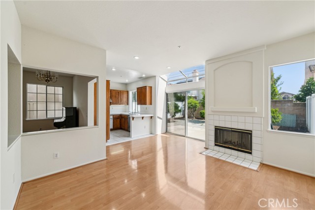 566 E Stephanie Drive, Covina CA: https://media.crmls.org/medias/abe02faf-d3dc-47c6-b16d-78212b503deb.jpg