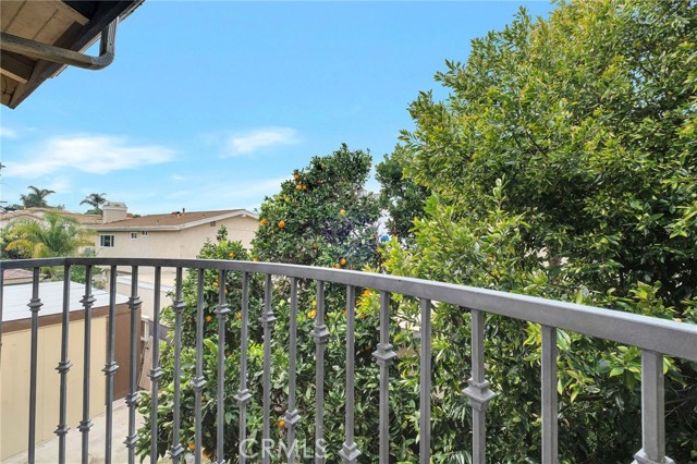 Detail Gallery Image 17 of 35 For 2215 Pullman Ln, Redondo Beach,  CA 90278 - 3 Beds | 2 Baths