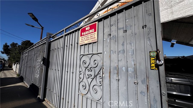 Front Image Thumbnail for CRDW25272372